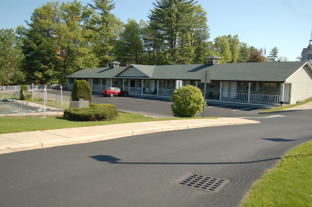 Wakita Court Motel Queensbury Kültér fotó