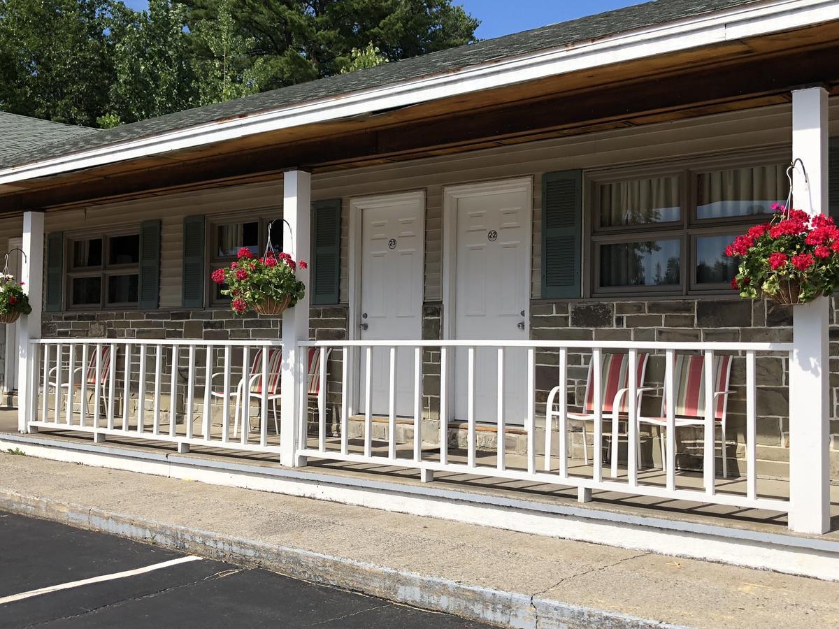 Wakita Court Motel Queensbury Kültér fotó
